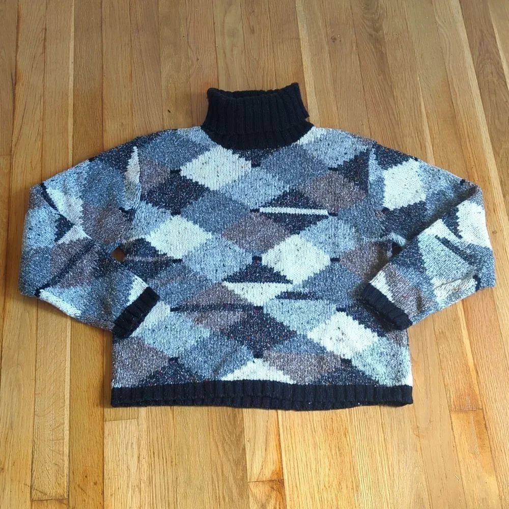 Vintage Dress barn Black and white turtleneck sweater